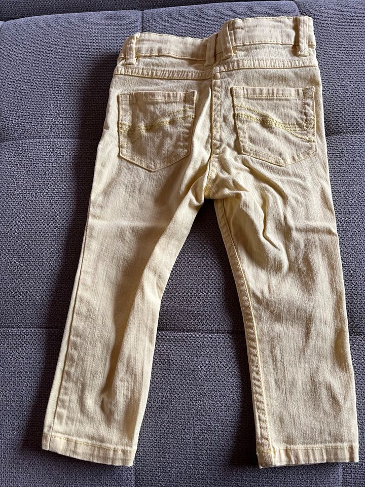 Gelbe Jeans/Hose 86/92 selten getragen für 3€ in Mommenheim