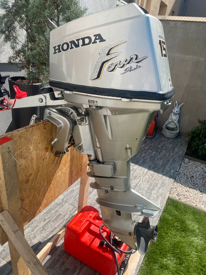 Außenbordmotor Honda 4 Takt 15 PS in Essen