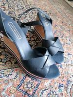 Sandalen mit Keilabsatz Gr. 40 schwarz Baden-Württemberg - Ulm Vorschau