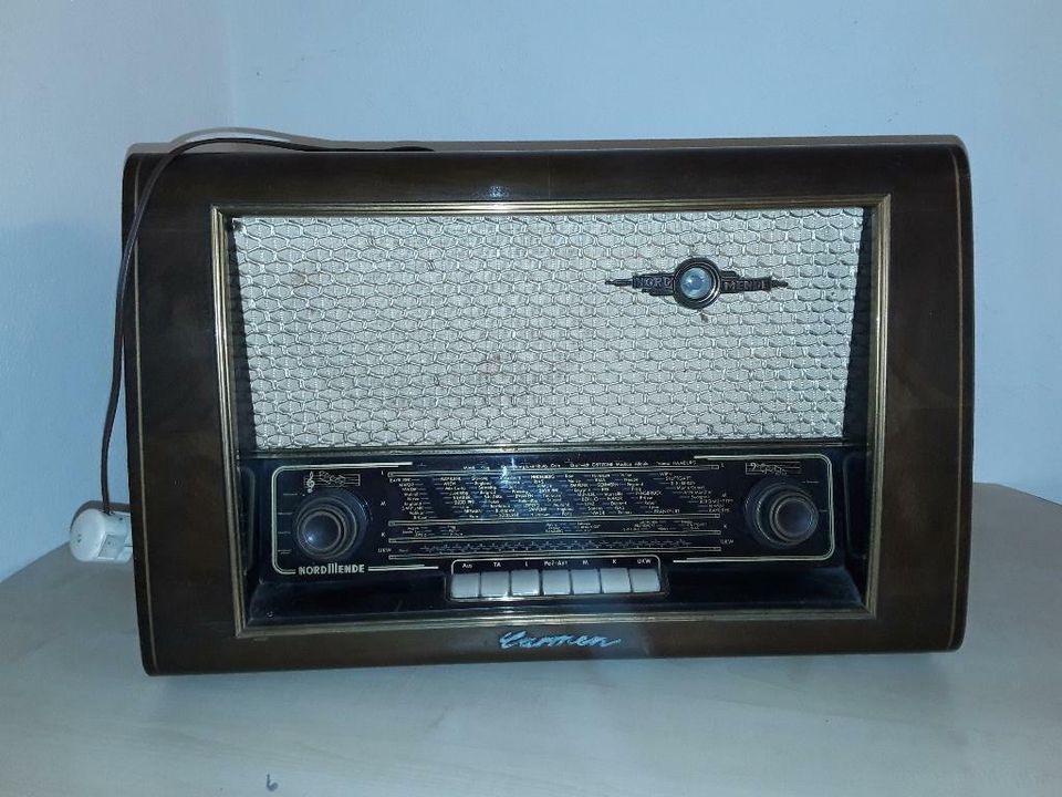 Röhrenradio Radio Grundig Siemens Loewe AEG in Bayreuth