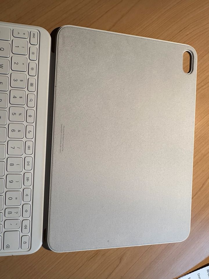 Apple Magic Keyboard Folio für iPad 10. Gen in Eislingen (Fils)