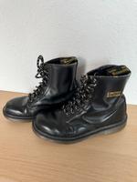Dr. Martens Gr.39 Stiefel klassisch Nordrhein-Westfalen - Solingen Vorschau