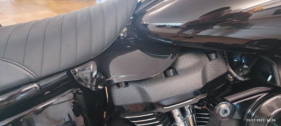 Harley M8 Softail - Advanblack Mid Frame Air Deflector in Malsch