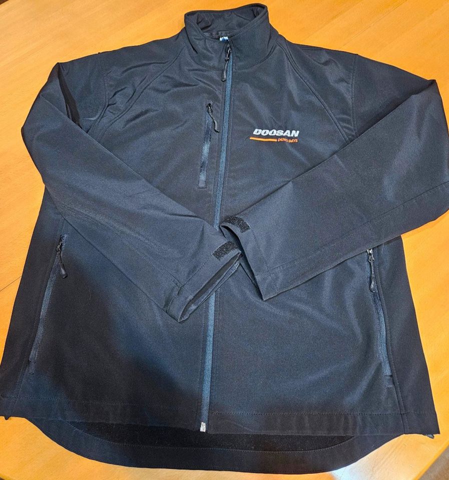 Doosan Softshell XL von russell in schwarz in Langenburg