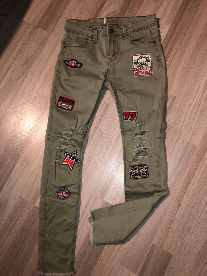 Kate Damen Hose Röhre Khaki patches Gr.36 in Sachsenhagen