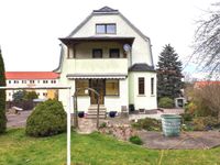 Herrschaftliches Wohnhaus mit großem Grundstück und Garagen zur Eigennutzung oder Vermietung Sachsen - Werdau Vorschau