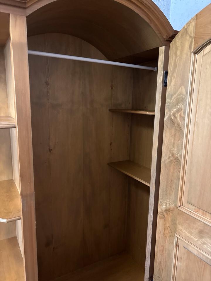 Bauernschrank vom Schreiner in Bogen Niederbay