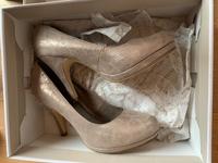 Rosefarbene Pumps Absatzschuhe Gr. 37 von Tamaris Hessen - Schlüchtern Vorschau