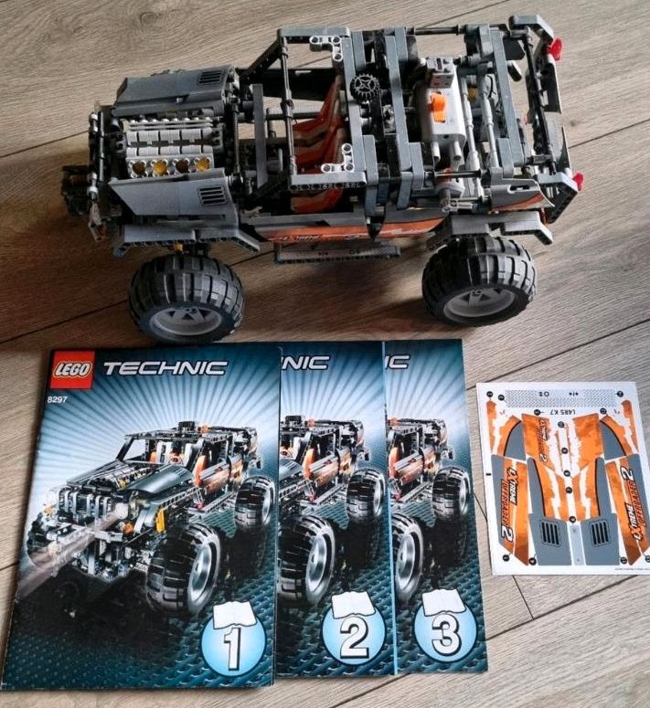 Lego Technic 8297 Extreme Offroader mit Beleuchtung! in Bad Dürrheim