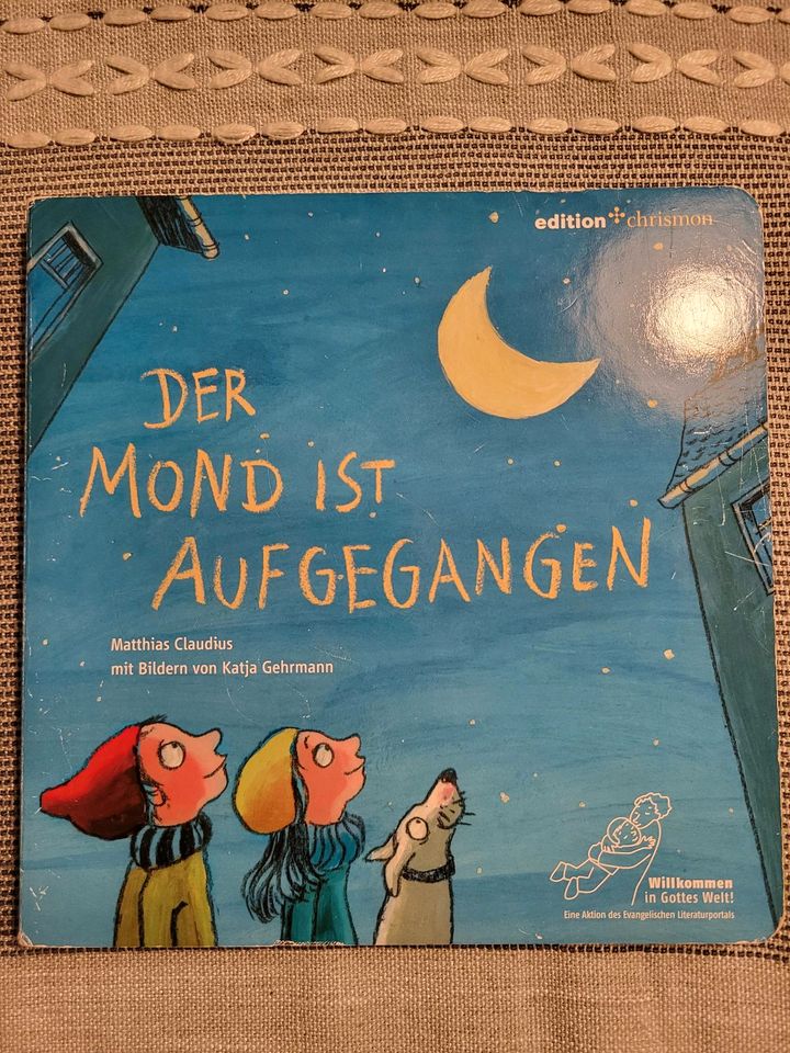 Buch "Der Mond ist aufgegangen" in Staffhorst