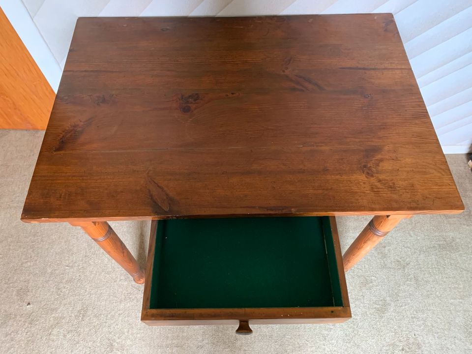 Antiker Vintage Tisch Sekretär mit Schublade 19. Jahrhundert in Westerau