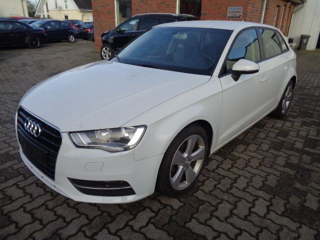 Audi A3 1.6 TDI Ambition Sportback in Ellerau 