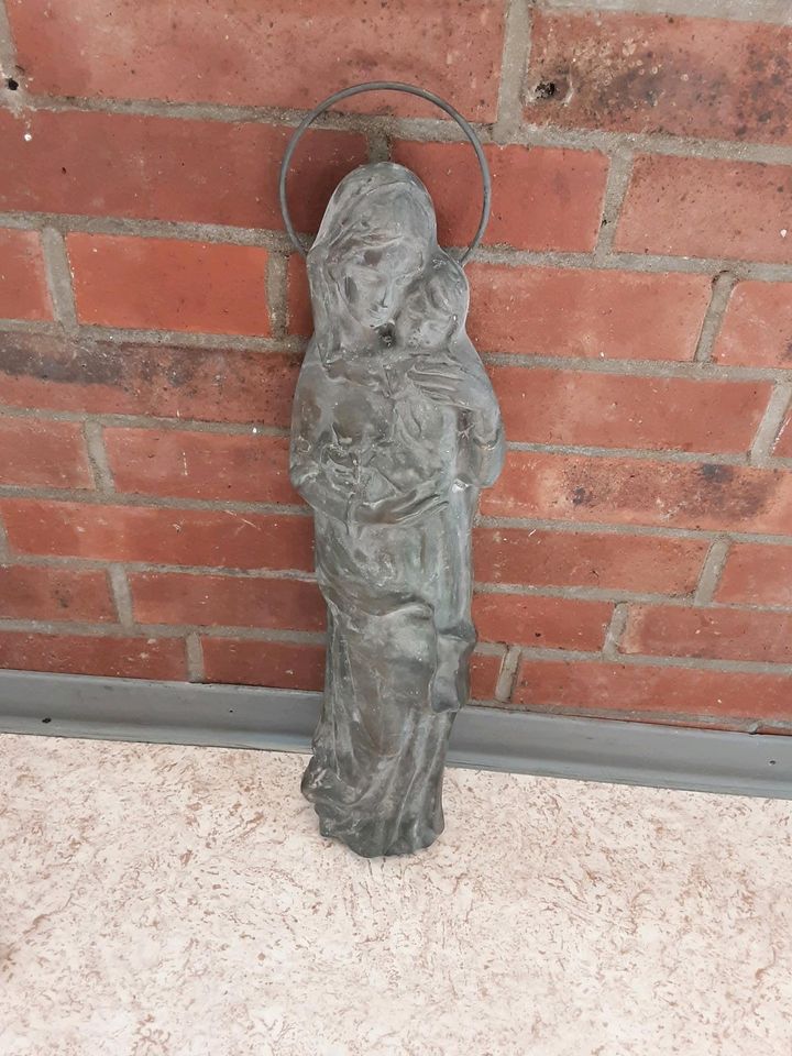 Bronze-Wandfigur Maria mit Kind (ca. 50cm) in Celle