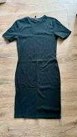 Schönes schwarzes enganliegendes Kleid von PIECES Brandenburg - Spremberg Vorschau
