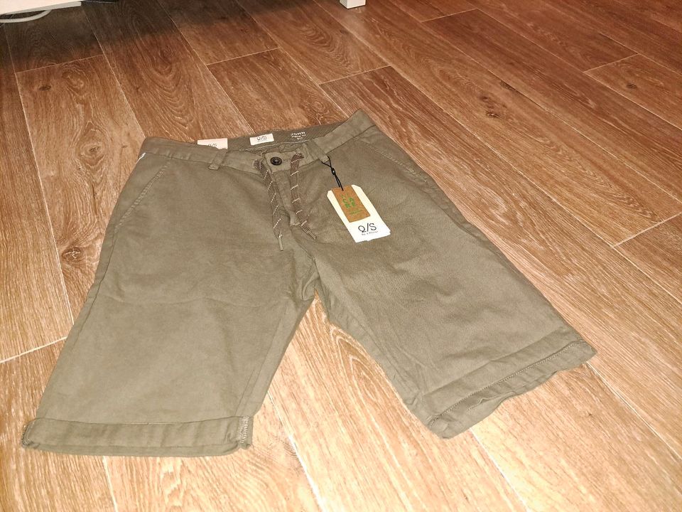 Kurze Herrenhose W 30 in Nagel