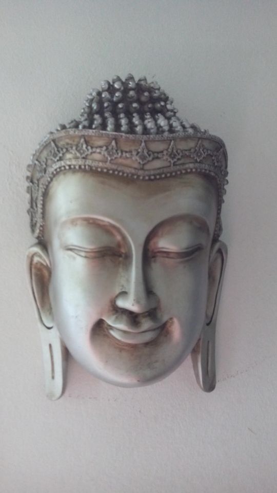 Wand Budha Deko zum hinhängen, in Silber Farbe in Gießen