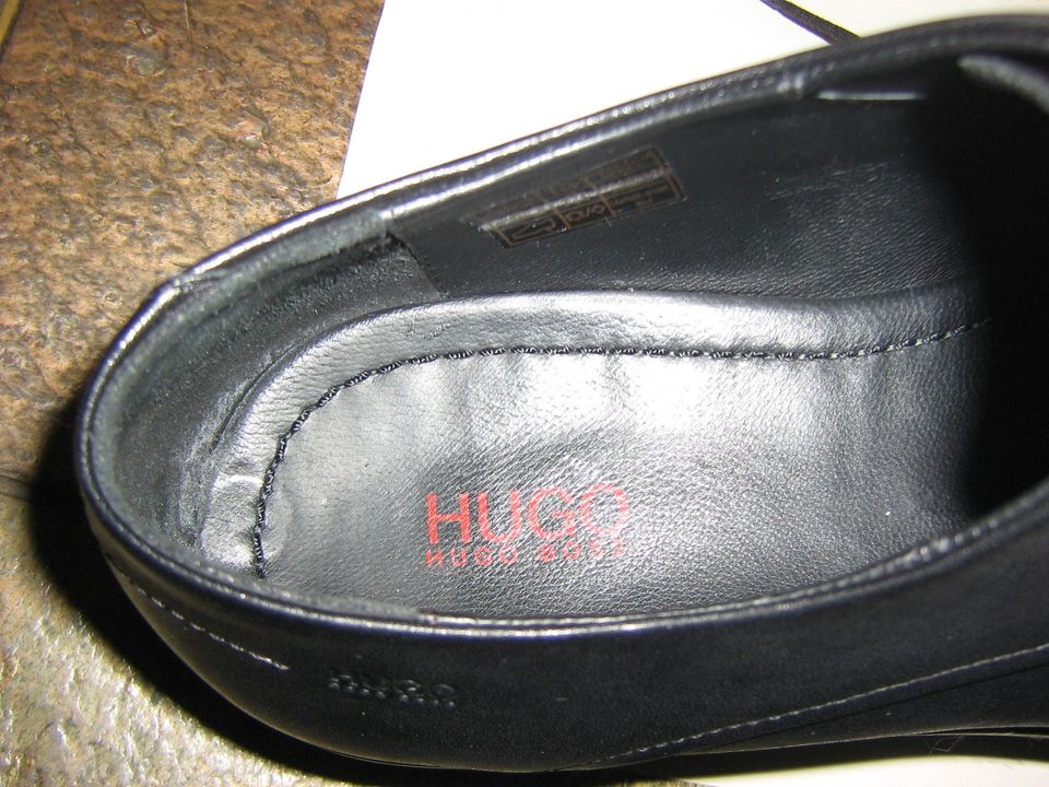 1 Paar Herrenschuhe von HUGO BOSS, Gr. 6 1/2, echt Leder in Stein