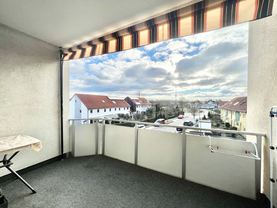 Charmante 2,5-Zimmer-Wohnung mit sonniger Loggia und eigener Garage in Leipzig