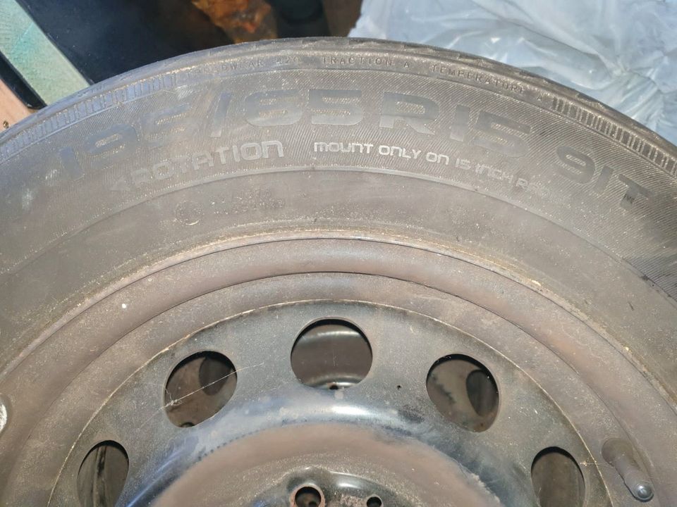 Reifen Winterreifen mit Felgen Stahlfelgen 195/65 R15 91T BMW E46 in Schlangen