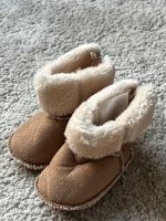 Fellschuhe Babyschuhe H&M 16/17 neu ungetragen Nordrhein-Westfalen - Bedburg-Hau Vorschau