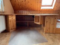 Schreibtisch mit Bett aus Holz. Tischlerarbeit. Kinderzimmer? Niedersachsen - Wardenburg Vorschau