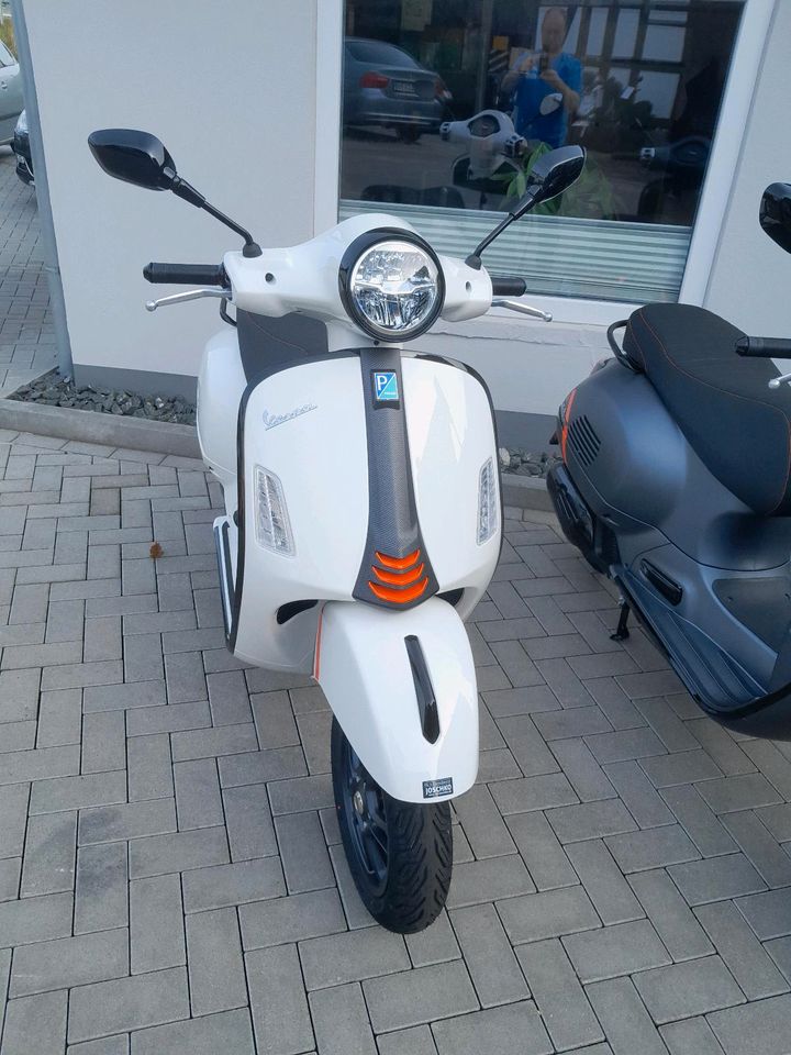 Vespa GTS 300ccm SuperSport *NEU* - Jetzt über350€ sparen- in Steffenberg