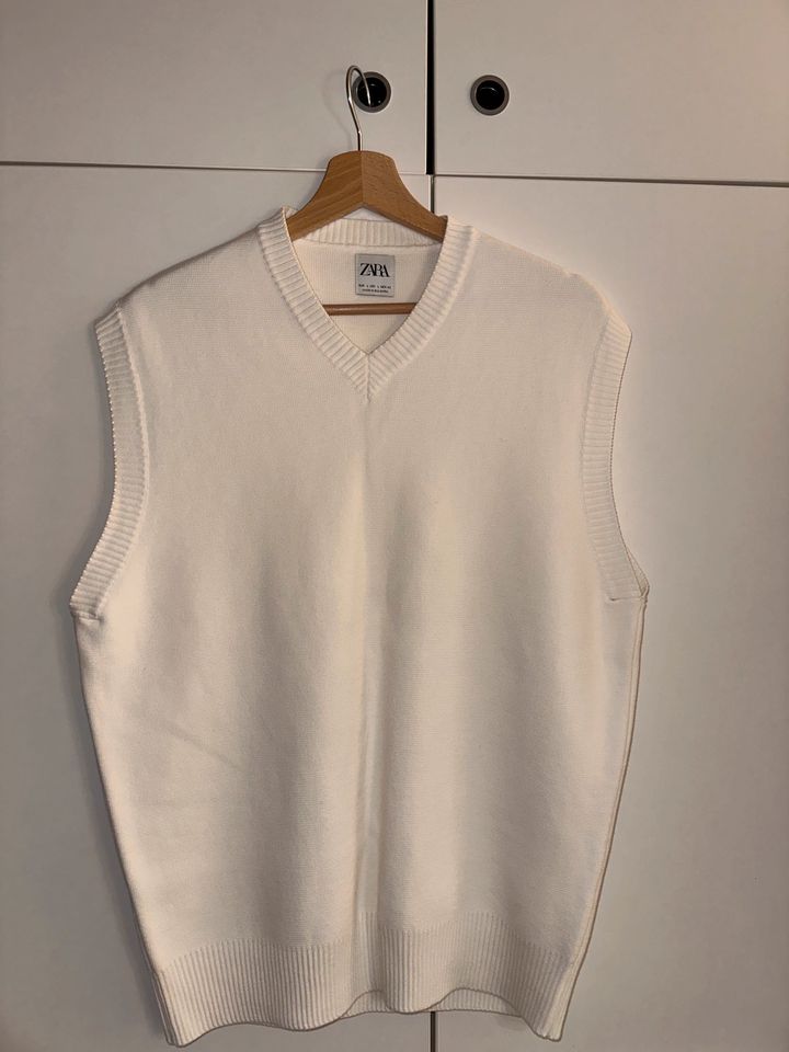 White vest (Zara) in Berlin