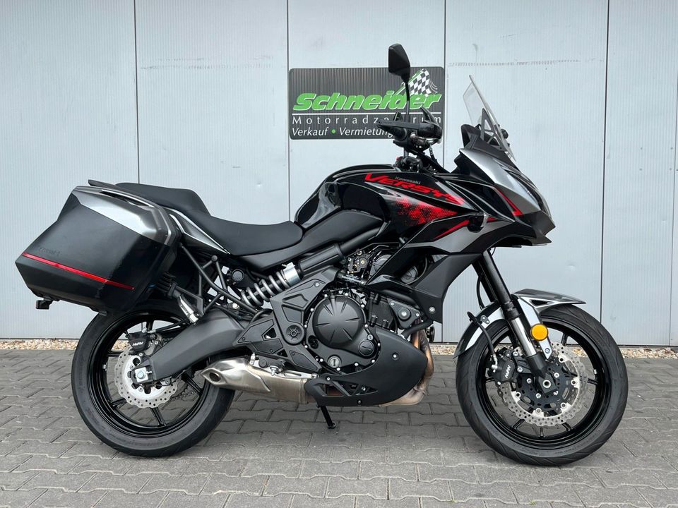 Kawasaki Versys 650 ABS mit Koffern in Lage