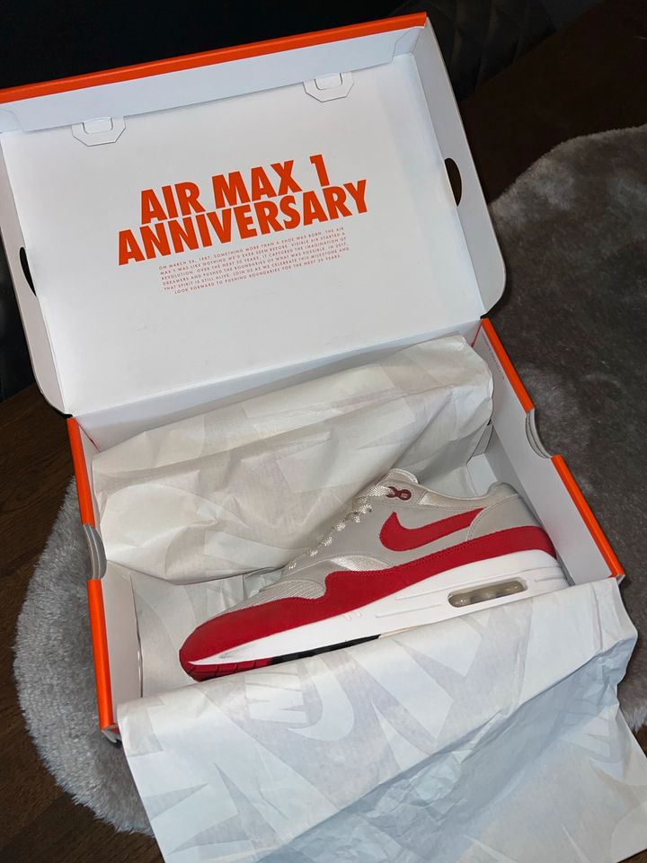 Nike Air Max 1 - Anniversary Red | US9,5 in Bottrop