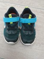 Nike Turnschuhe Gr. 23,5 Niedersachsen - Wiefelstede Vorschau