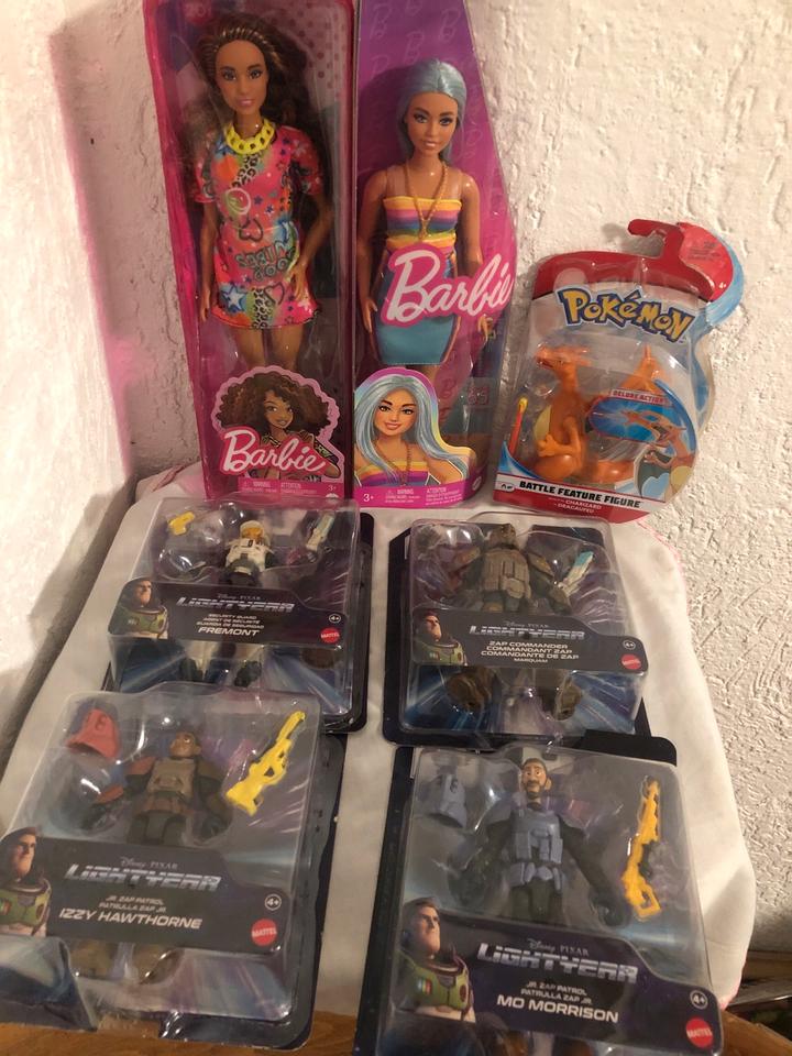 Oster Geschenke zum aussuchen Pokemon Barbie heman k Pop Buzz in Siegburg