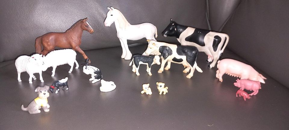 Figuren teilweise Schleich in Holdorf