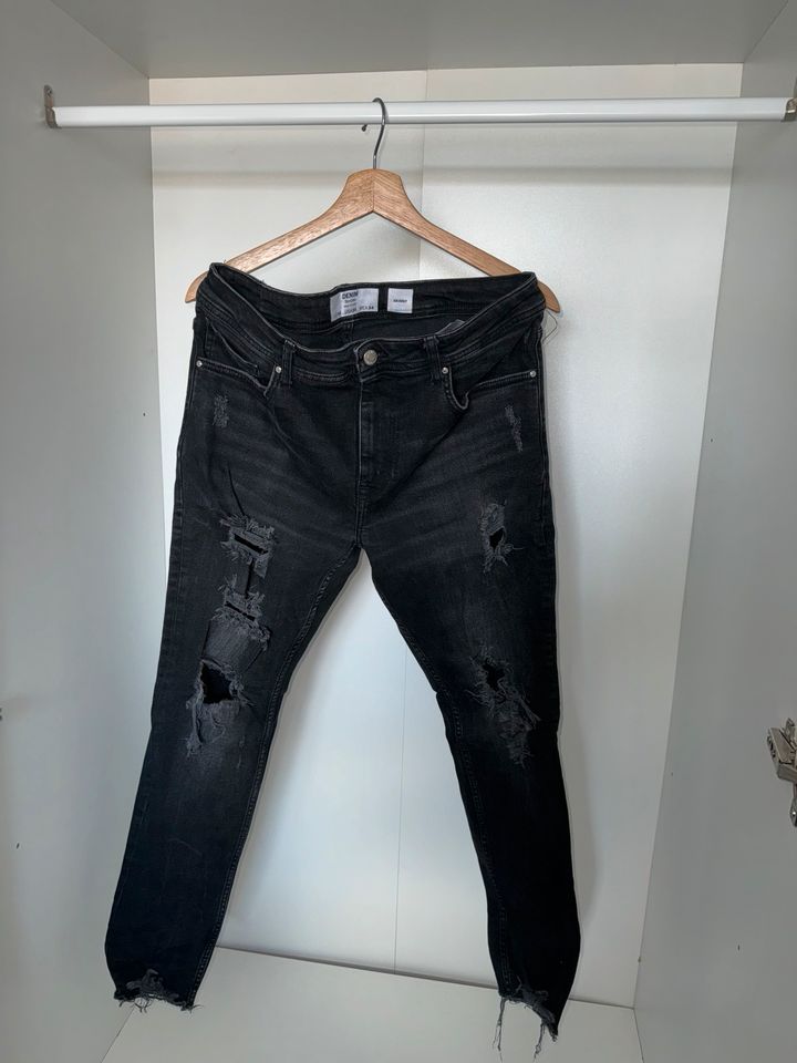 Bershka Skinny Jeans / Hose Größe 44/34 in Baesweiler