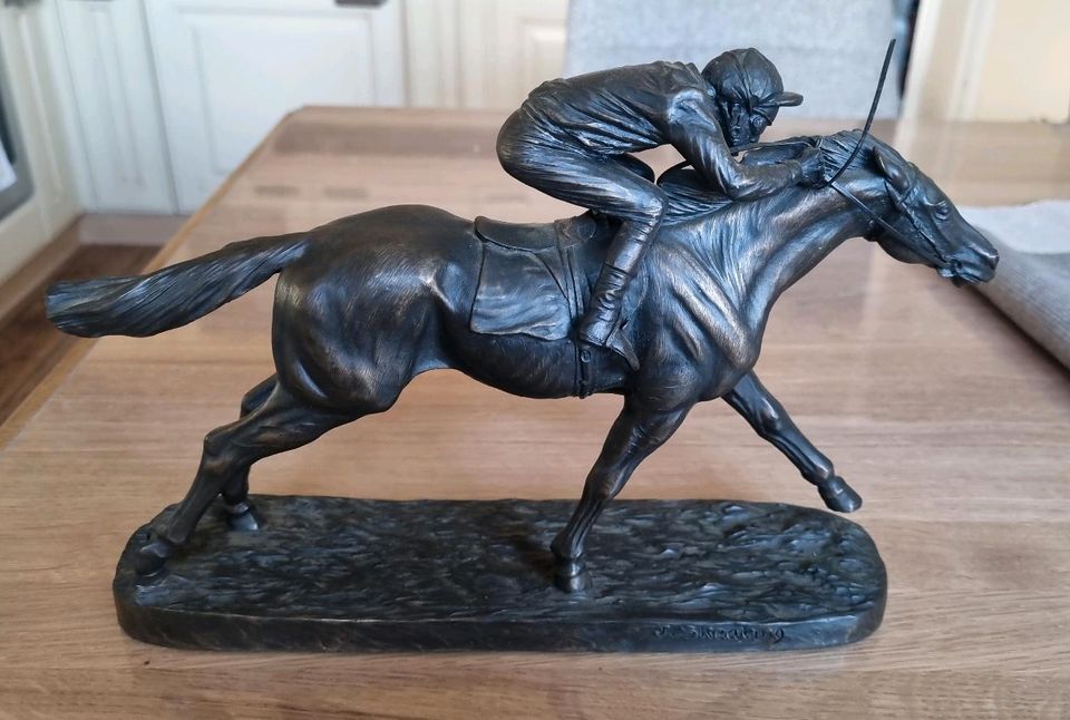 J. Skeating Pferde / Jockey Figur in Wiehl