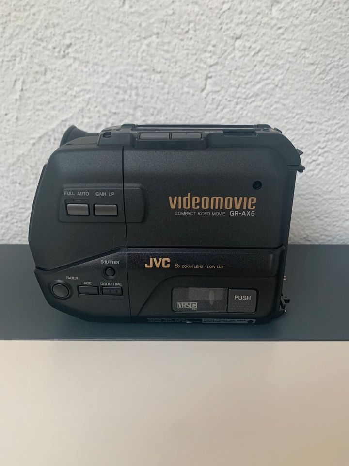 JVC GR-AX5 Camcorder Recorder Video Kamera inklusive Zubehör in Tittmoning