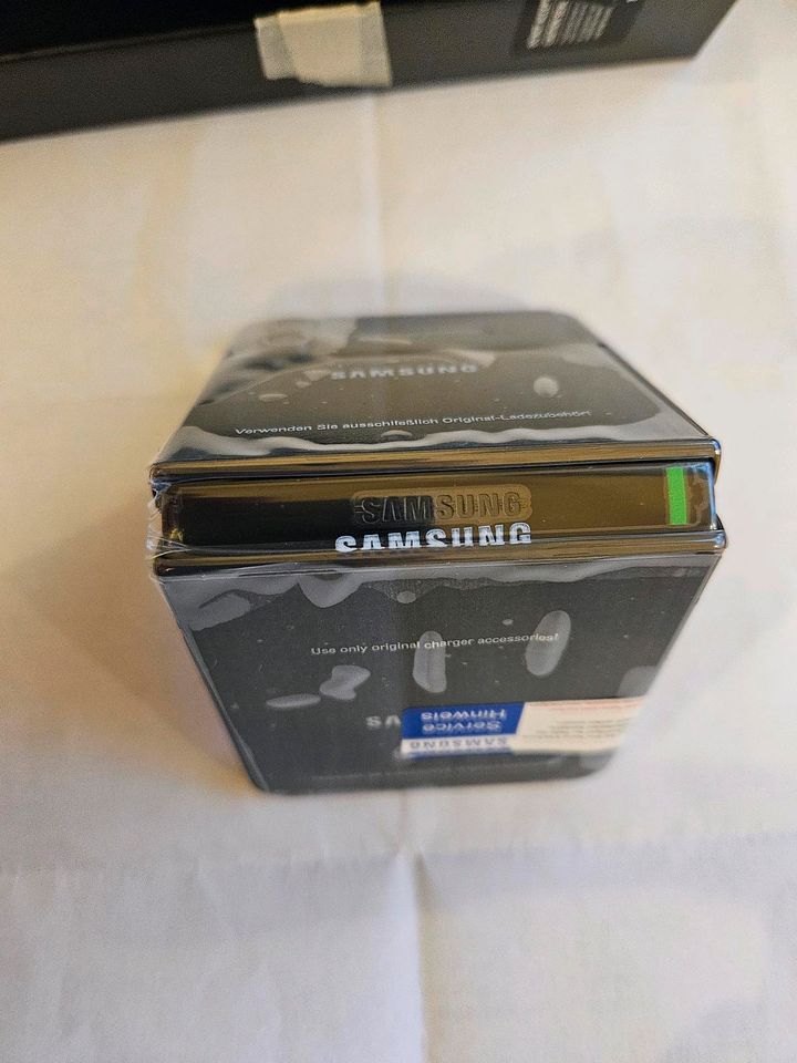 Samsung Galaxy Flip 4; 128 GB; Graphite in Bamberg