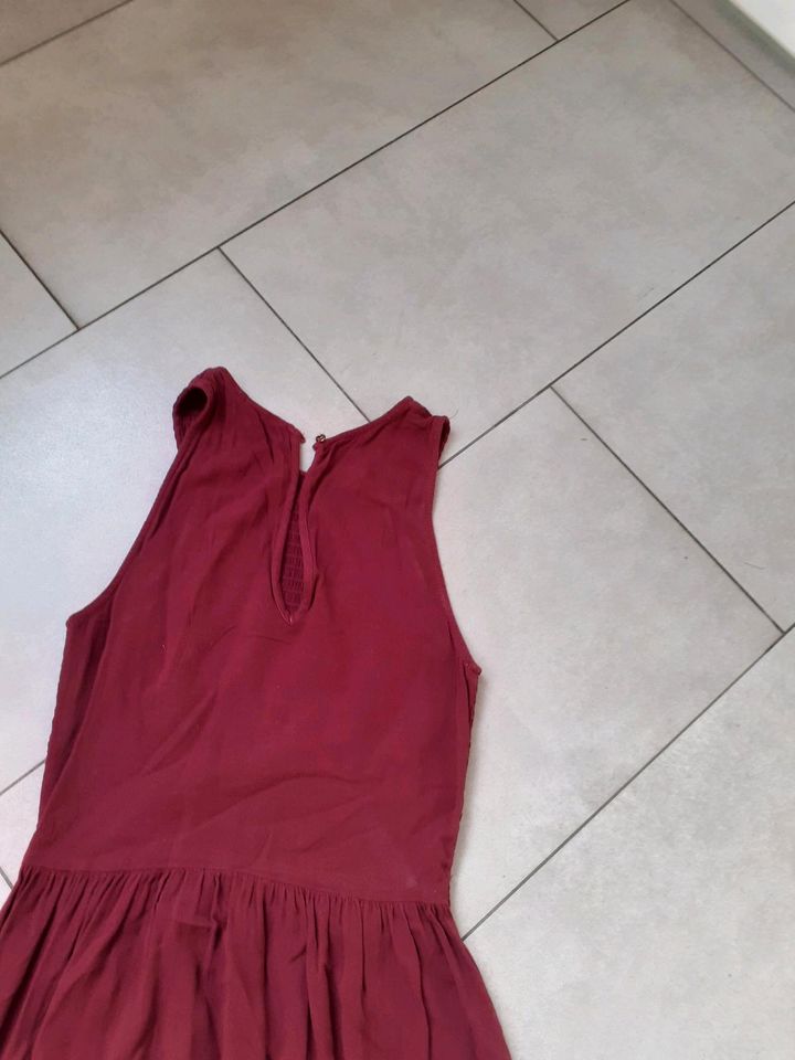 Kleid_Sommerkleid_H&M*weinrot*Größe 38 in Gifhorn