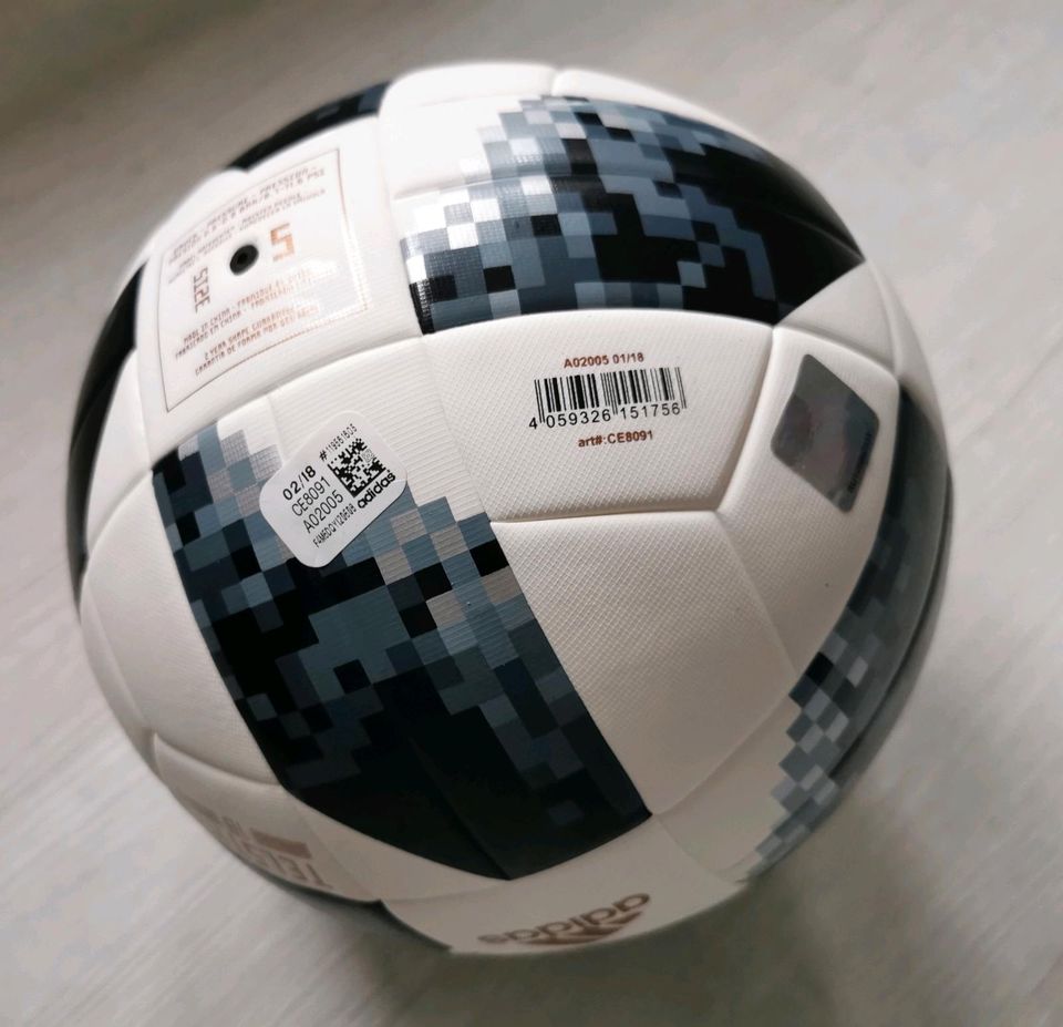 Adidas Telstar 18 Replica Fußball WM 2018 in Menden