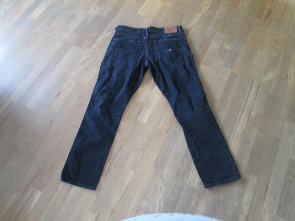 Tommy Jeans slim Scanton schwarz Herren Gr. 34/30 neuwertig in Illertissen