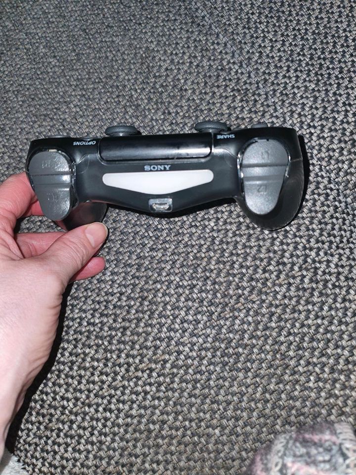 original PS4 Controller. Gebraucht mit stickdrift. in Essen