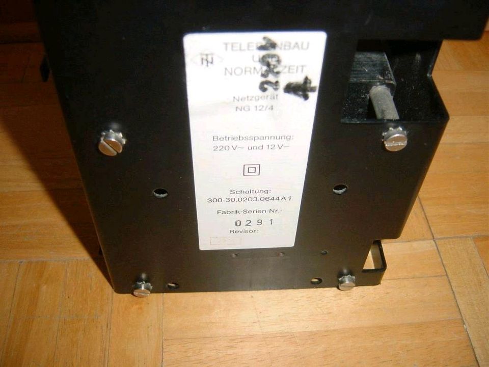 Netzgerät Prim.230V/400V AC,Sek.12 V stabilisiert DC12V Autobatte in Stuttgart