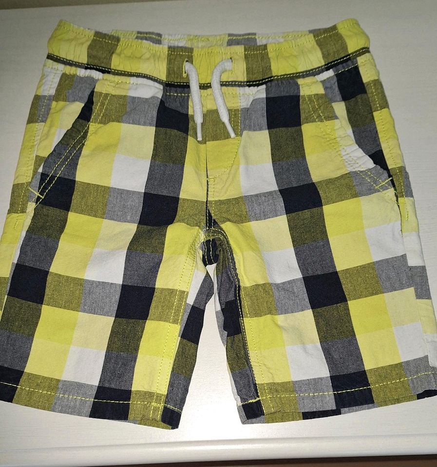 Kinderhose, kurze Shorts,Sommerhose,gr.116 in Sehnde