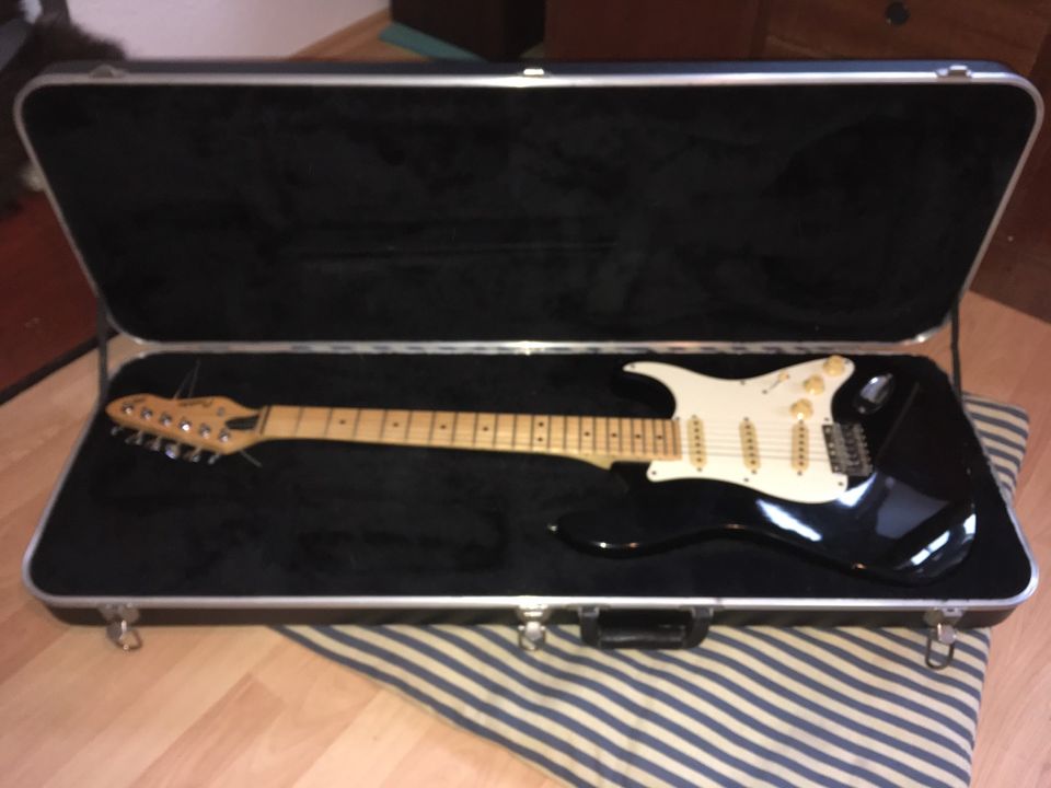 Predator E-Gitarre (Made in USA) + Hard Case in Leipzig