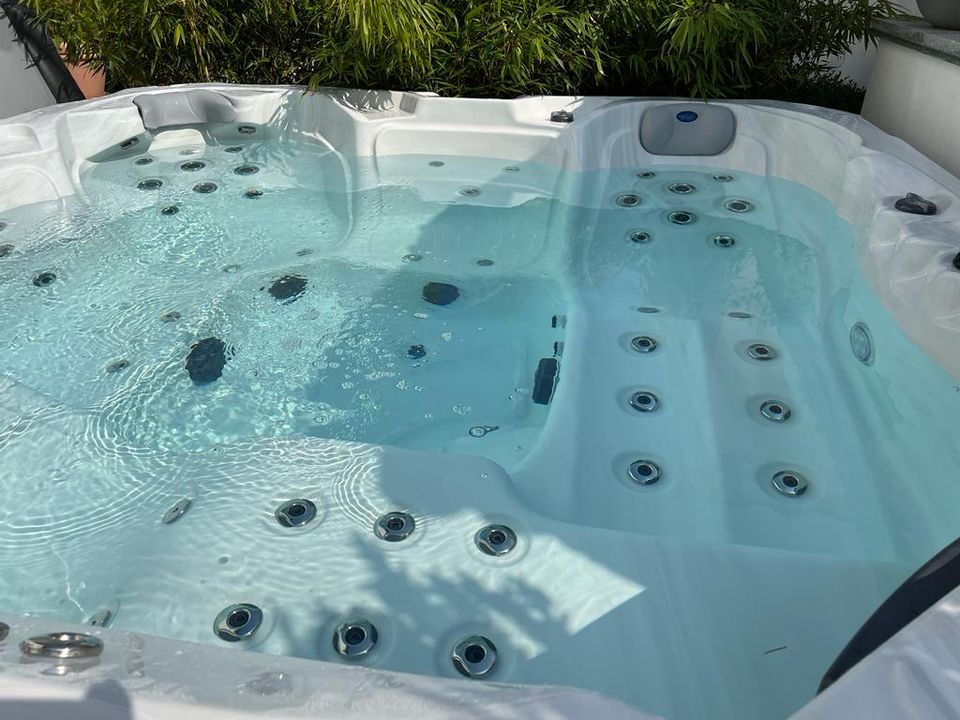 Whirlpool, swim spa, Gartenpool, outdoor whirlpool, hot tub in Frechen