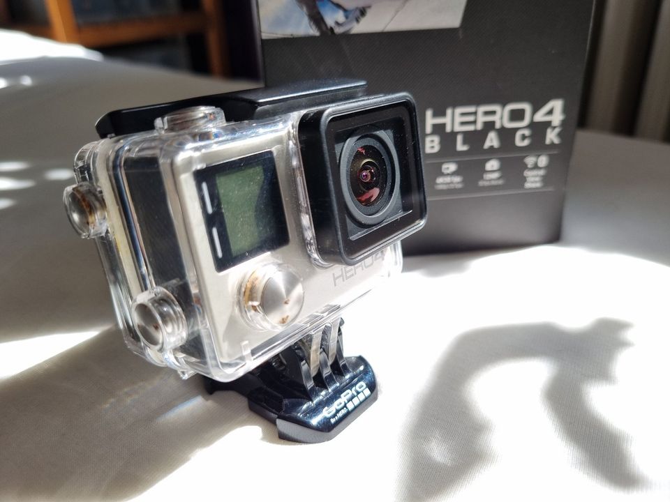 GoPro Hero 4 Black Edition (Action Kamera) mit viel Zubehör in Hamburg