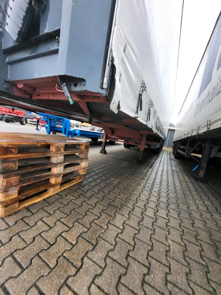 Auflieger Krone SDP 27 SANHSCHAUSTELLERFZ SCHIEBE PLANE MEGA TÜV in Oberschleißheim