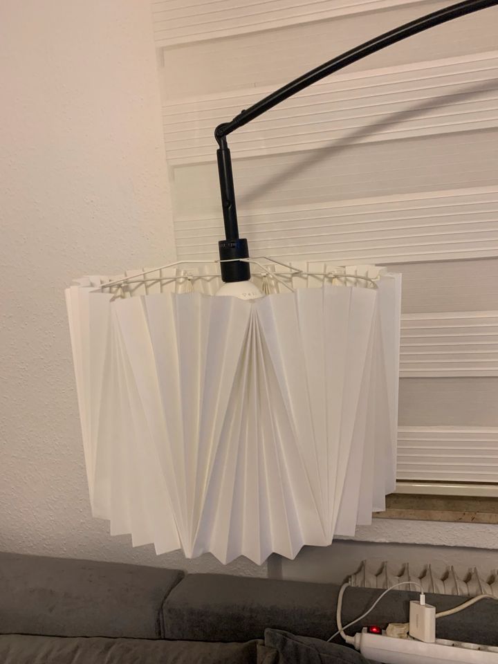 IKEA Standleuchte Stehlampe Schwarz in Hückelhoven