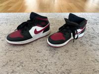 Nike Air Jordan 1 Mid Bordeaux rot Damenschuhe Friedrichshain-Kreuzberg - Friedrichshain Vorschau