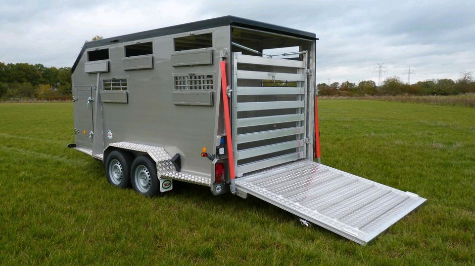 ⭐ BAOS Voll Aluminium Viehtransport Anhänger Viehanhänger Rinder, Kühe, Großvieh, Kälber, Bullen, Ochsen in Großenkneten