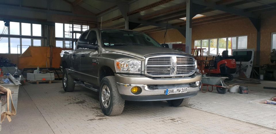 Dodge RAM 2500 / Allrad 4x4 / 5,7 HEMI in Tautenhain